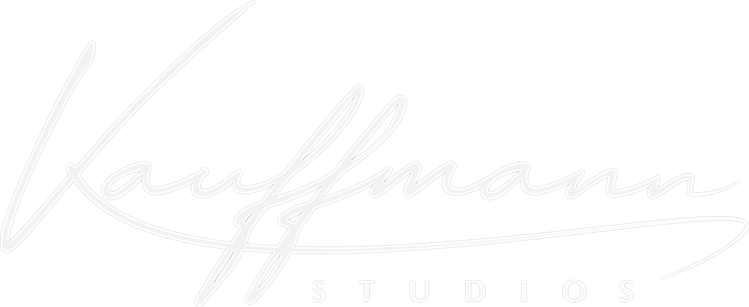 Logo der Kauffmann Studios, zeigt den Namen in geschriebener Form.